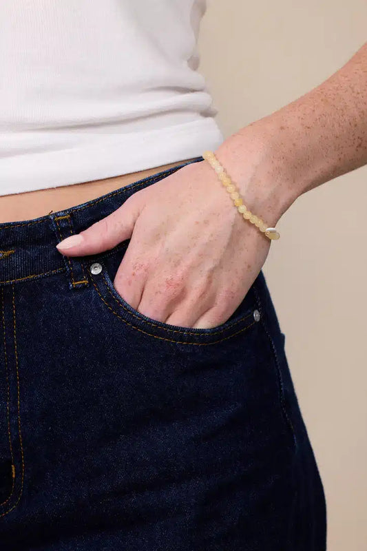 Soï - Petite Gul Jade Stretch Armbånd