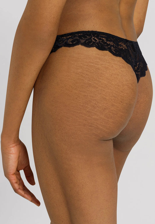 Hanro - Moments Elegant French Lace Thong, Black