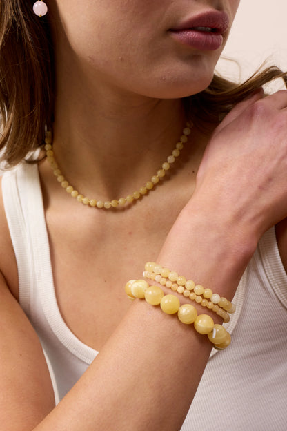 Soï - Petite Gul Jade Stretch Armbånd