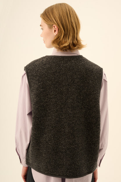 Rue de Tokyo - Cas Teddy Vest, Dark Coal