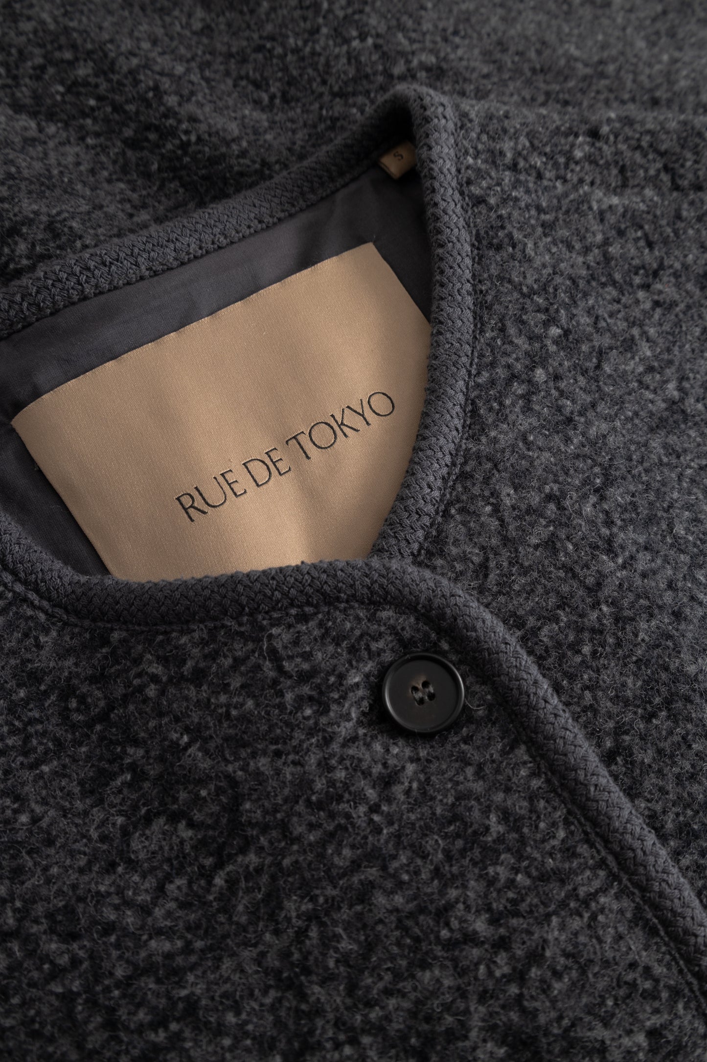 Rue de Tokyo - Cas Teddy Vest, Dark Coal