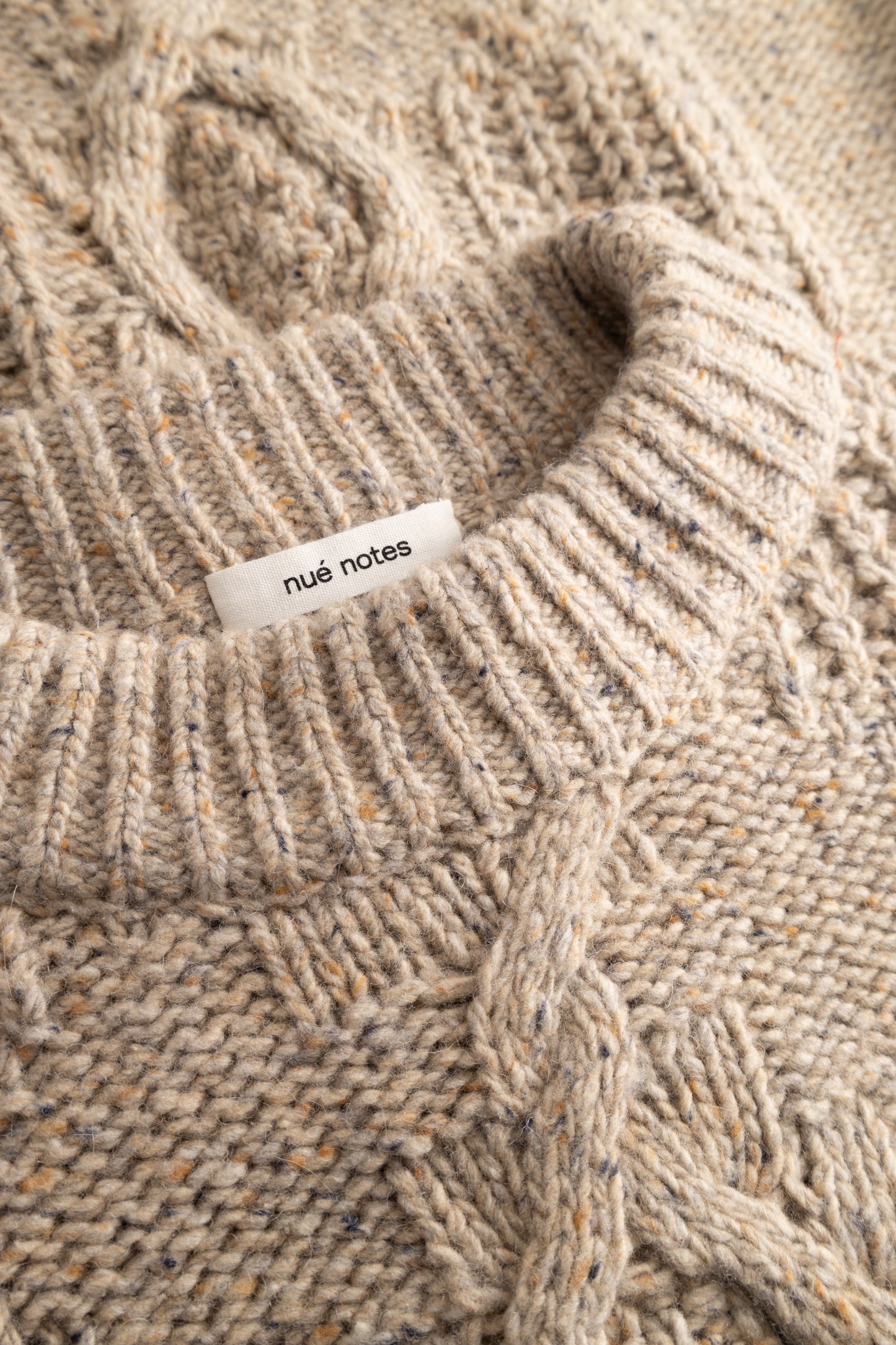 Nué Notes - Leskino Crewneck, Oatmeal