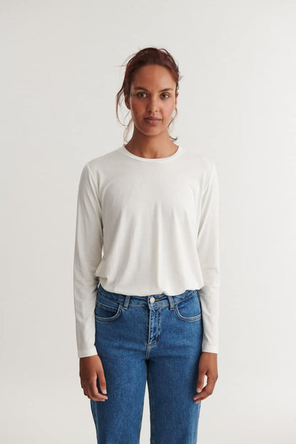 Basic Apparel – Jolanda LS Tee, Off White