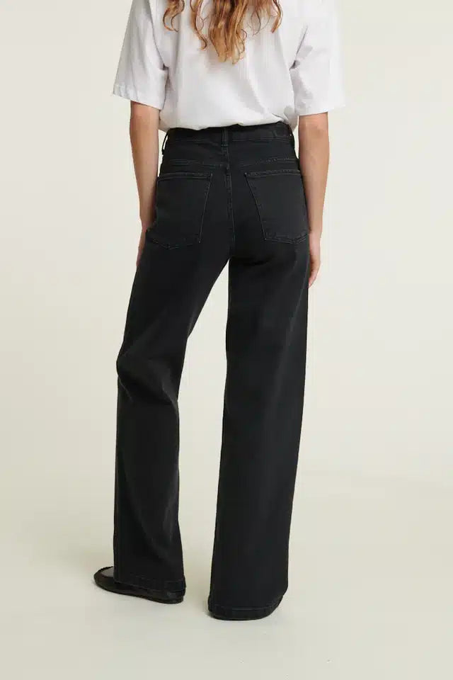 Basic Apparel – Enya Jeans, Black