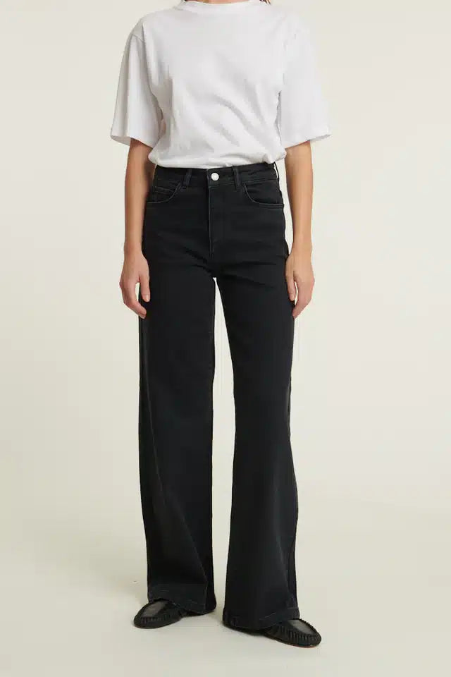 Basic Apparel – Enya Jeans, Black