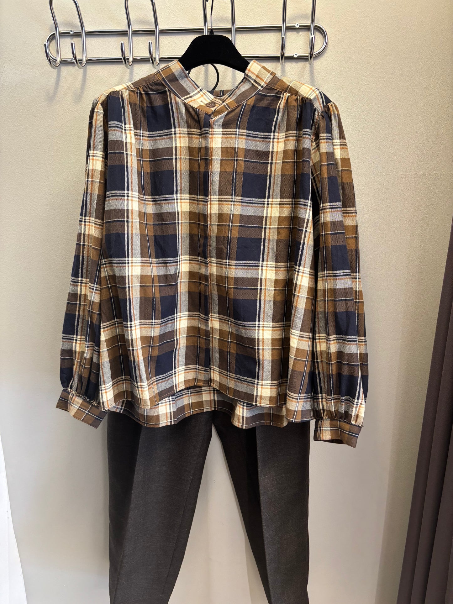 Belle Piece - Milton Blouse, Hazelnut