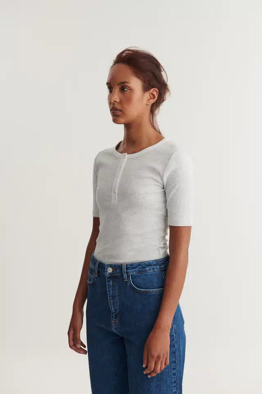 Basic Apparel - Ludmilla SS Granddad, Light Grey Mel.