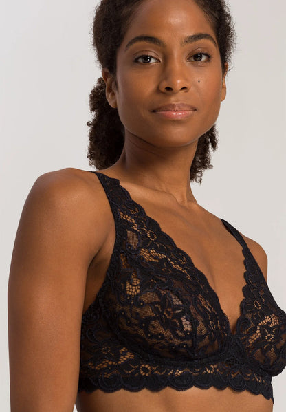 Hanro - Moments Elegant French Lace Soft Cup Bra, Black