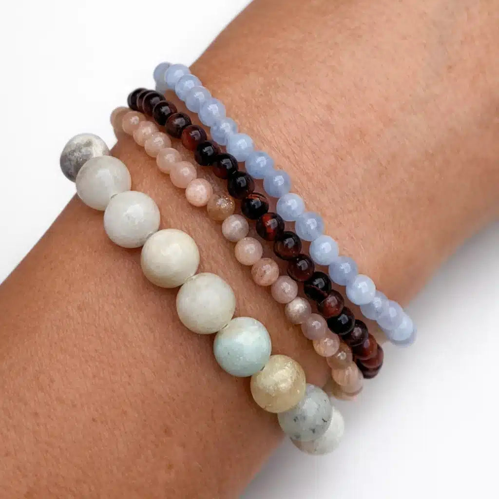 Soï - Petite Red Tiger Eye Stretch Armbånd