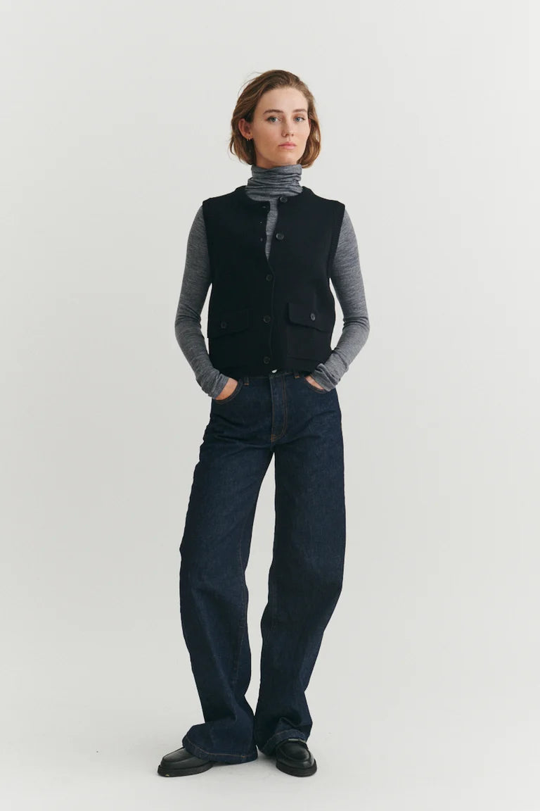 Basic Apparel - Sisa Vest, Black