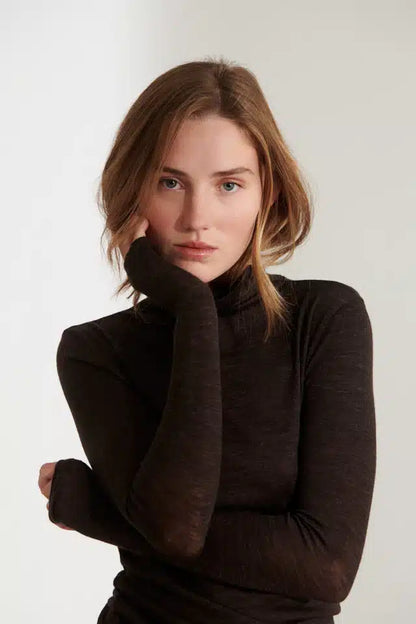 Basic Apparel - Rinja T-Neck, Chocolate Torte